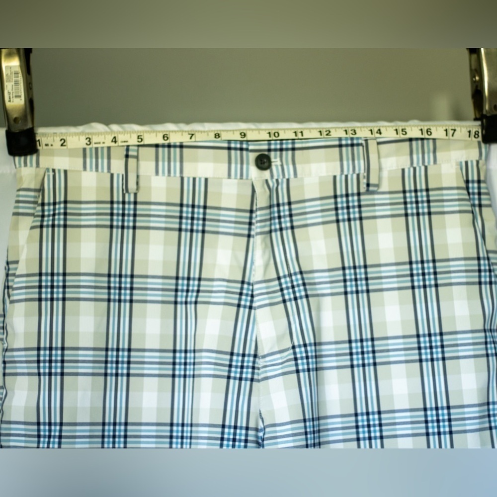 Chaps Men’s Plaid Flat Front Shorts Size 36 - Picture 3 of 9
